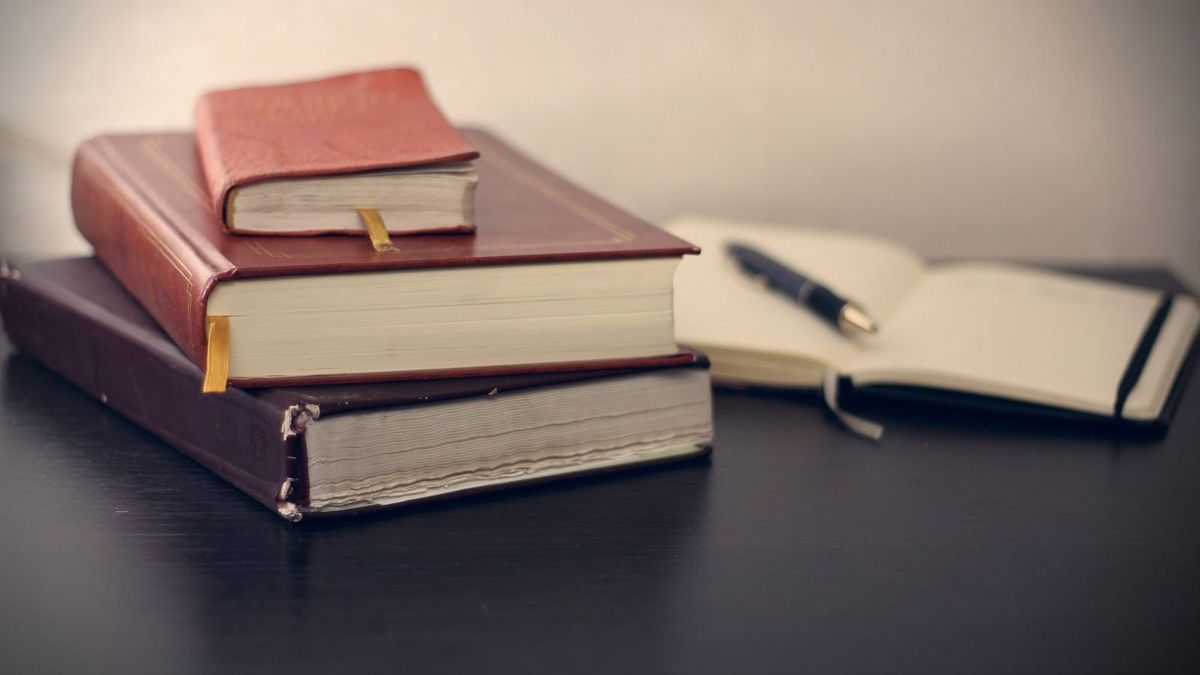 Cannabis Compliance Helps Keep up with Regulations Reference materials and documentation used to ensure regulatory compliance with Cannabis Compliance software.