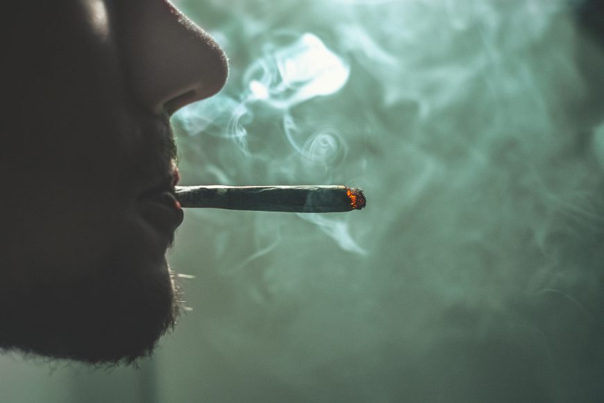 man smoking weed - Malta Marihuana